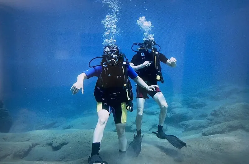 Crab Divers dive center